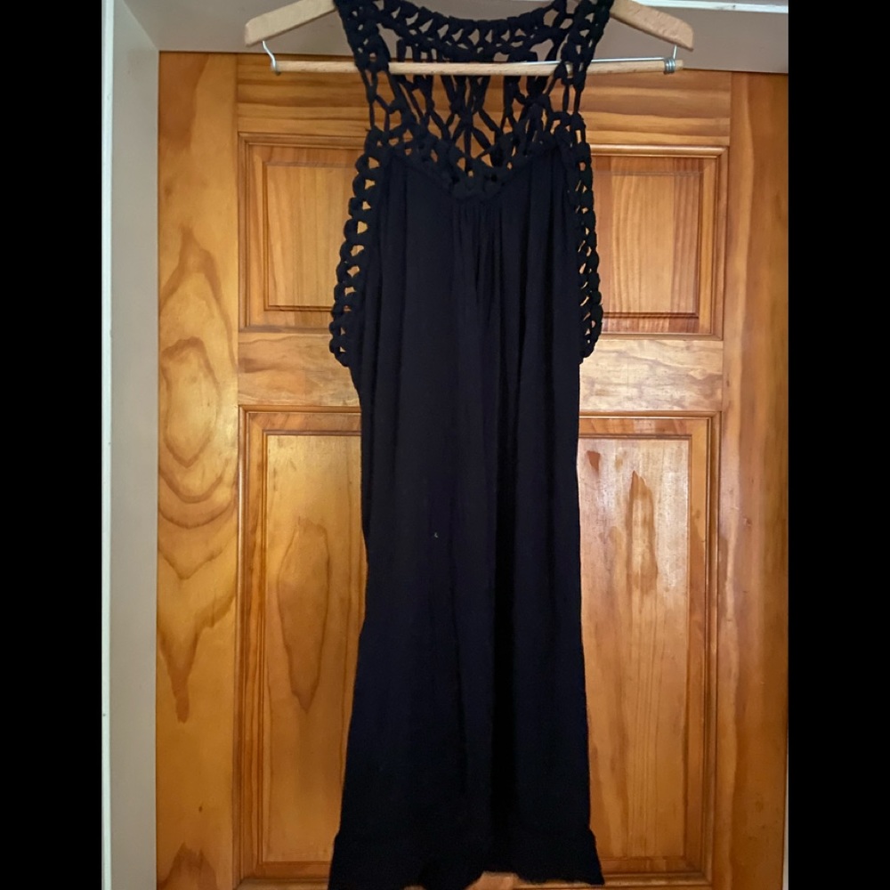 Black BB Dakota dress. Soft flowy material.